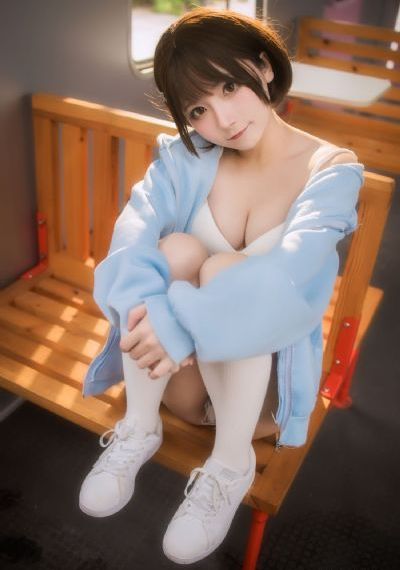 骑车的女人