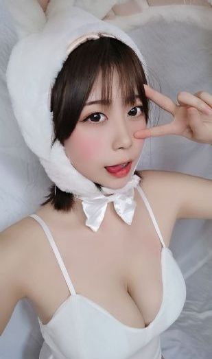 被滋润的娇妻疯狂呻吟电影